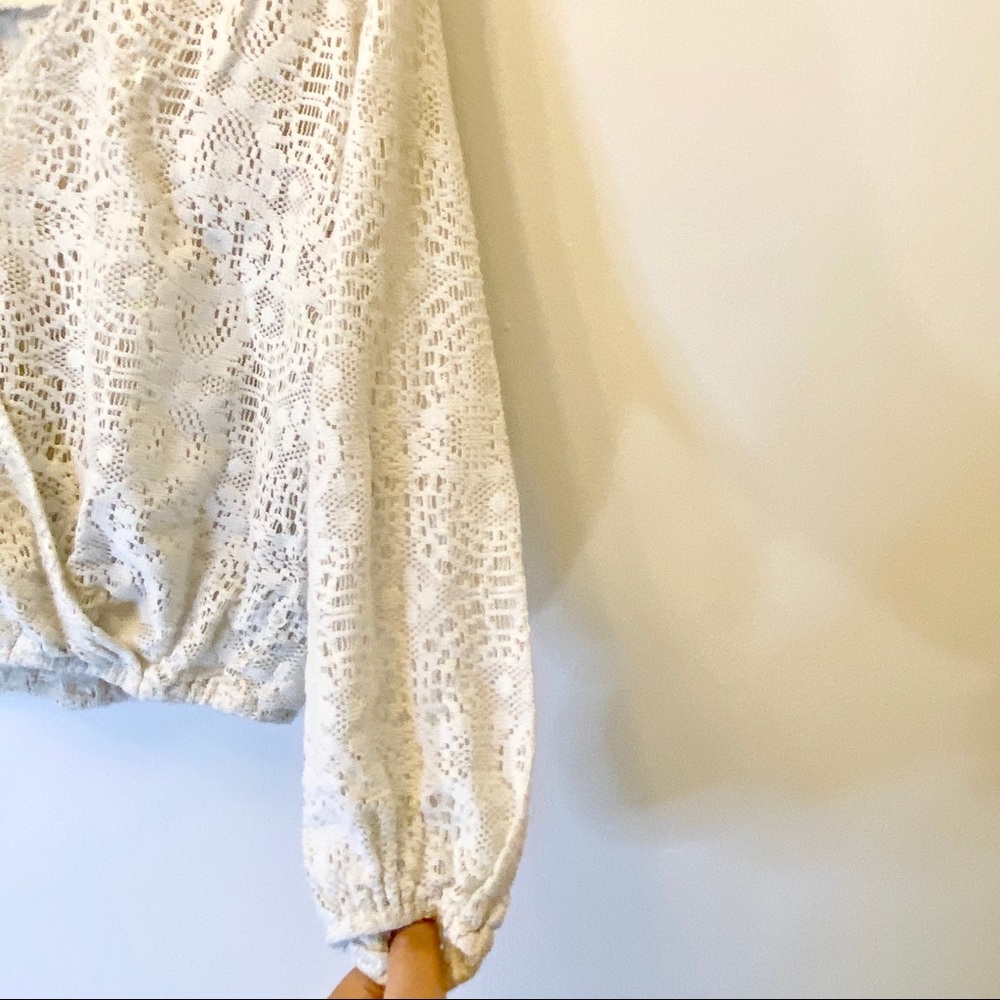 American Eagle Lace Long Sleeve Crop Top Size XS - Picture 3 of 11